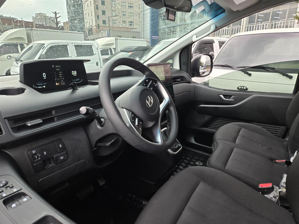 HYUNDAI Staria - Vista 5