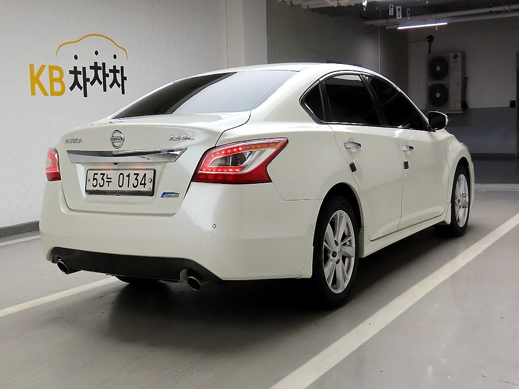 Nissan Altima - Vista 4