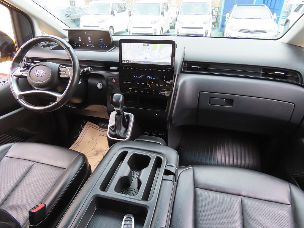 HYUNDAI Staria - Vista 5