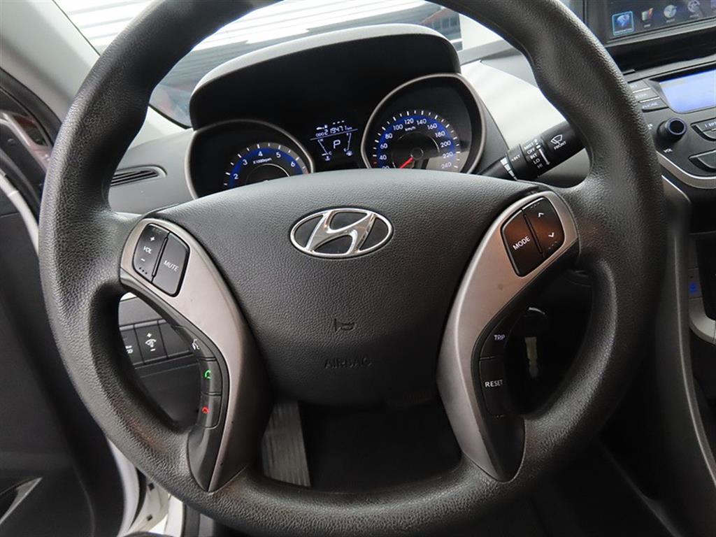 HYUNDAI Avante - Vista 8