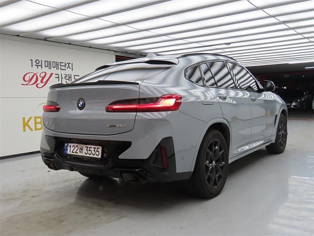 BMW X4 - Vista 4