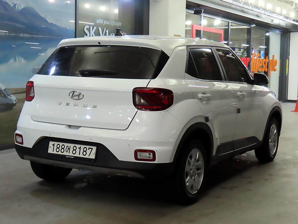 HYUNDAI Venue - Vista 4