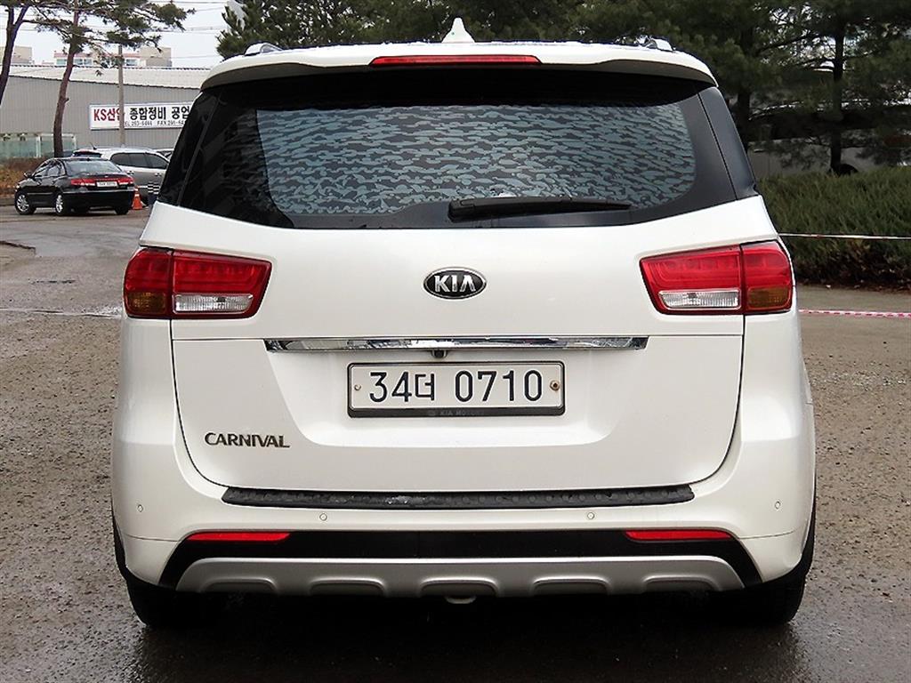 KIA Carnival - Vista 4