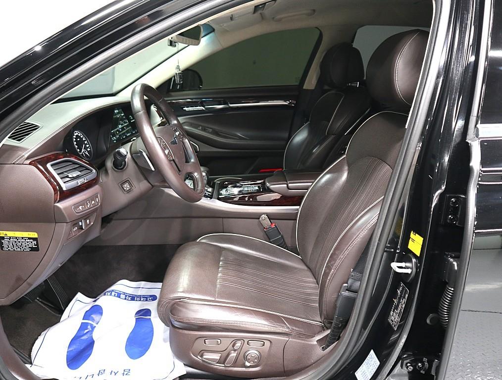 Genesis EQ900 - Vista 9