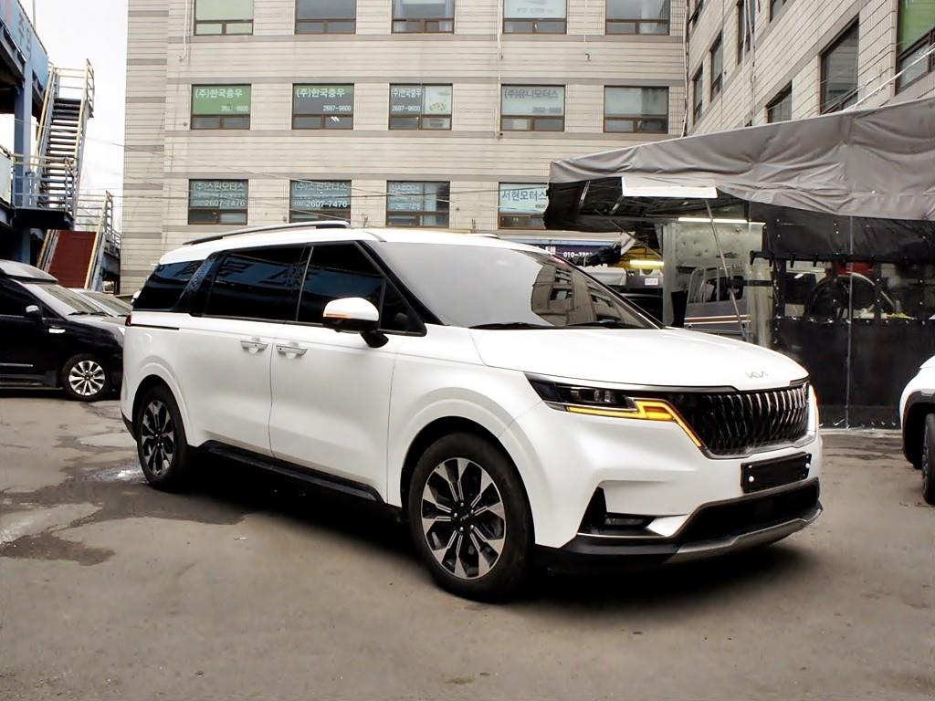 KIA Carnival - Vista 3