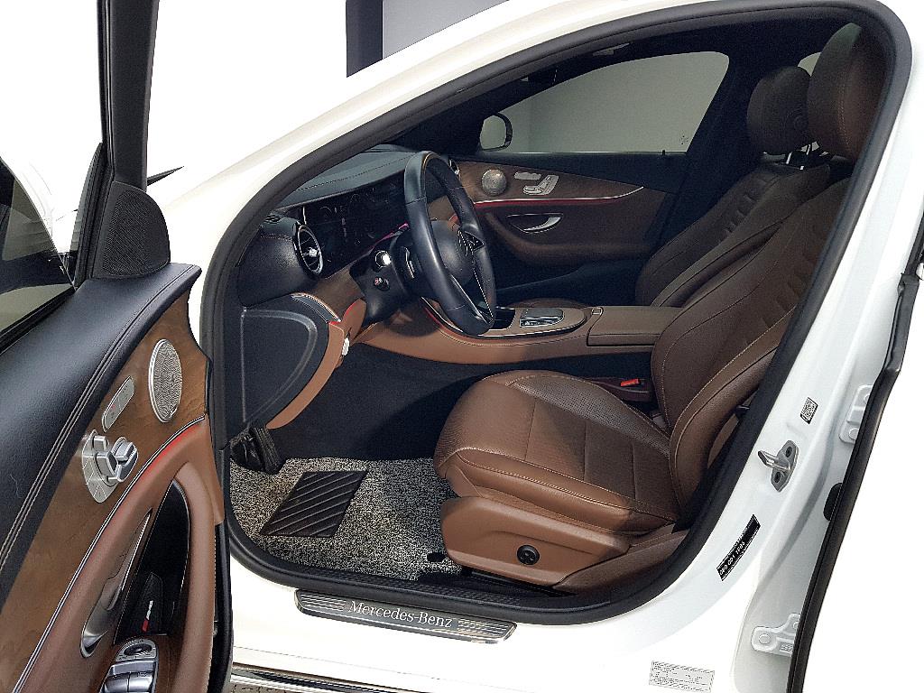 Mercedes Benz E class - Vista 8