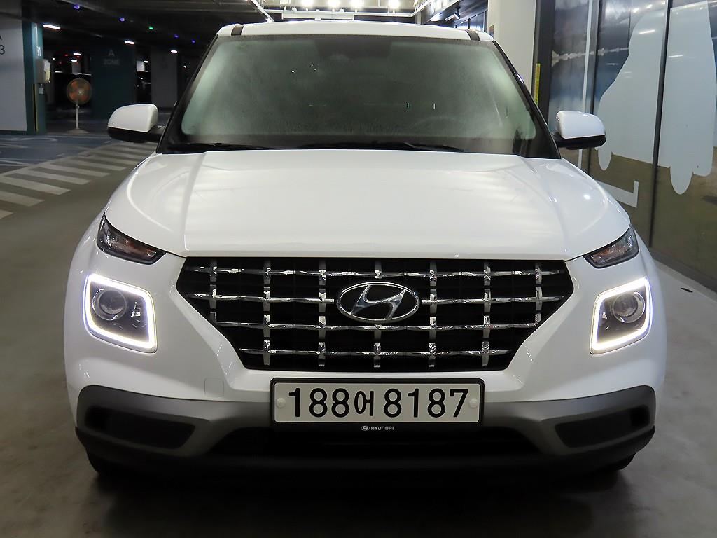 HYUNDAI Venue - Vista 2