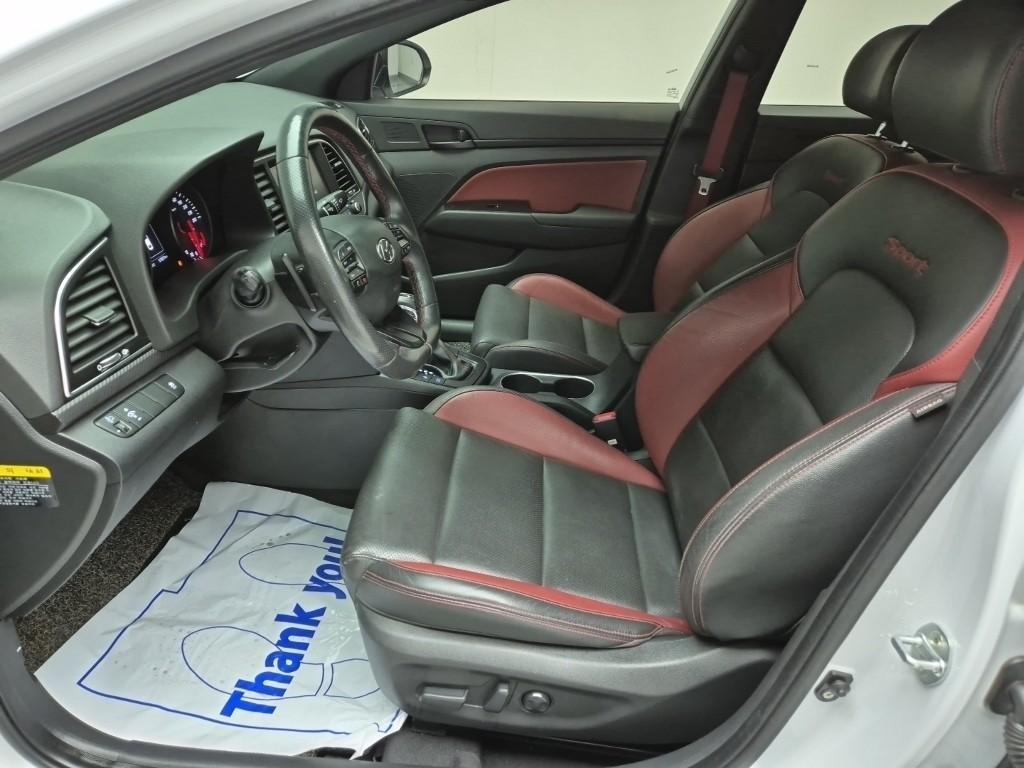 HYUNDAI Avante - Vista 11