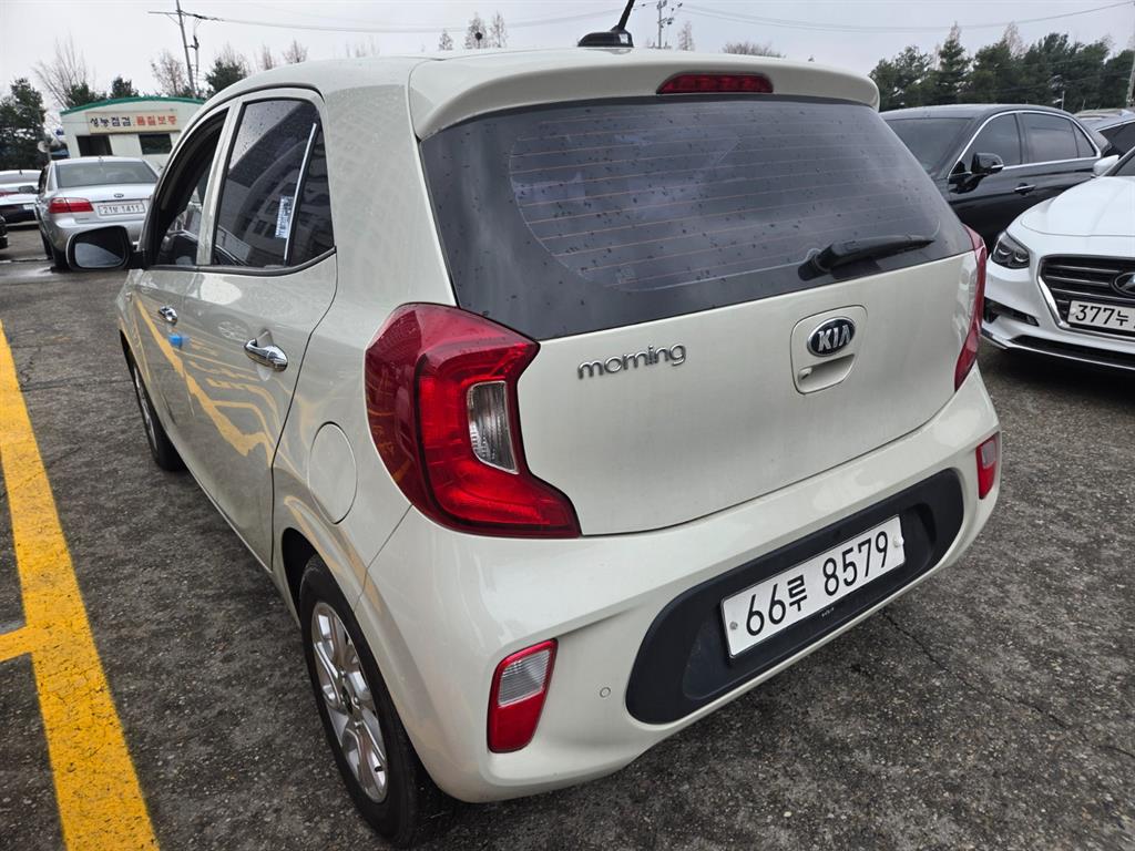 KIA Morning - Vista 4