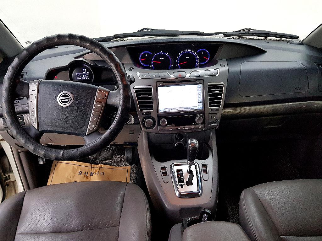 Ssangyong Korando - Vista 5