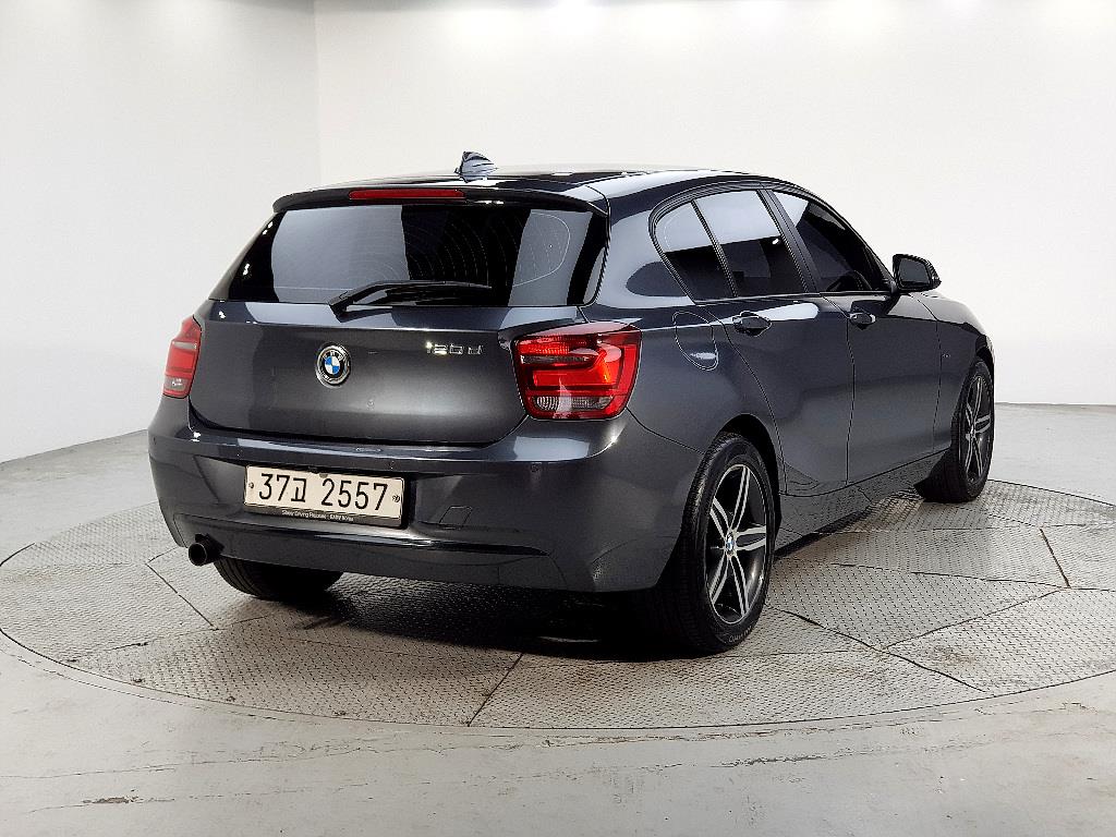 BMW 1 series - Vista 4