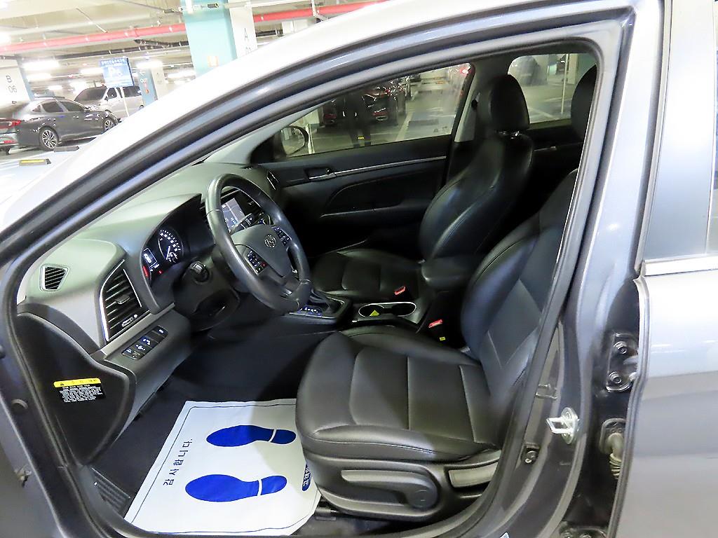 HYUNDAI Avante - Vista 6