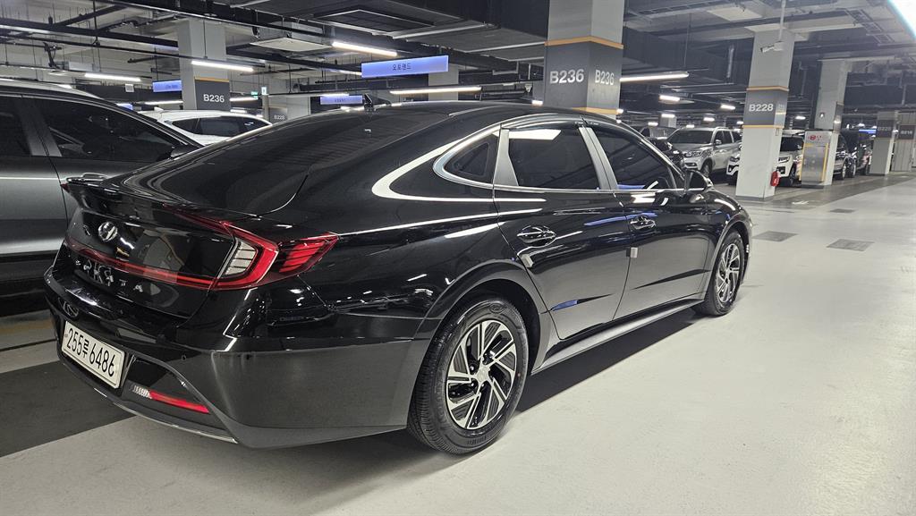 HYUNDAI Sonata - Vista 4