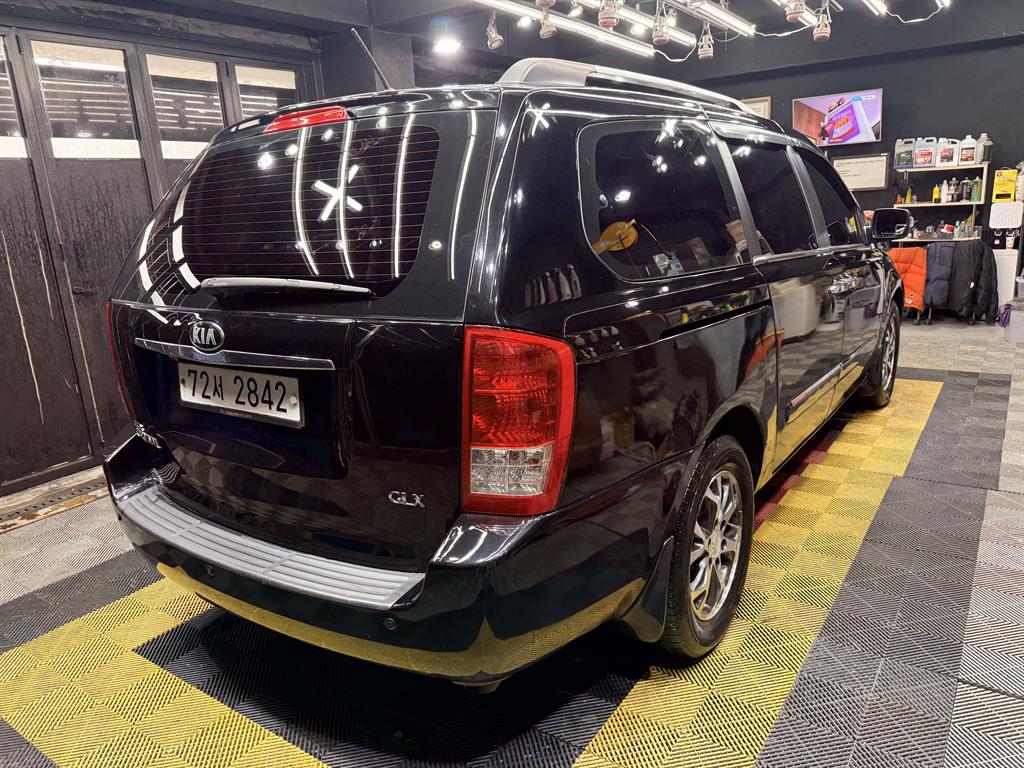 KIA Carnival - Vista 4