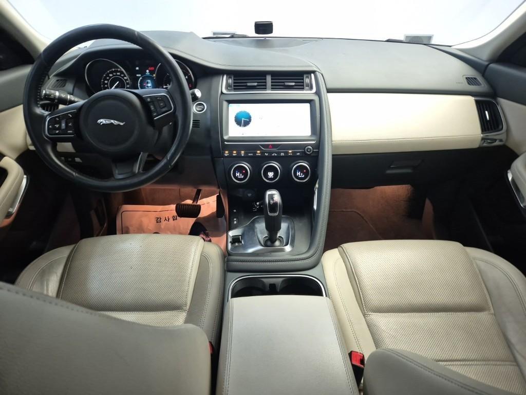 Jaguar E-PACE - Vista 7