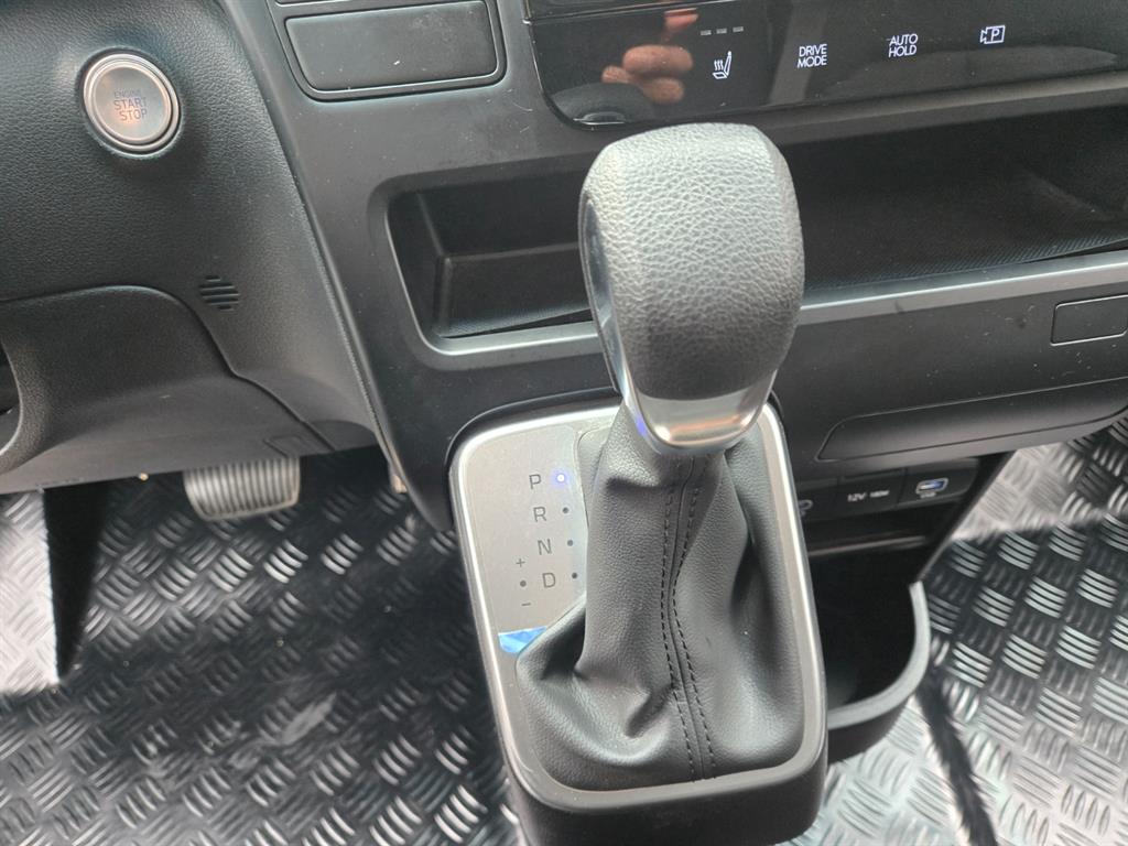 HYUNDAI Staria - Vista 8