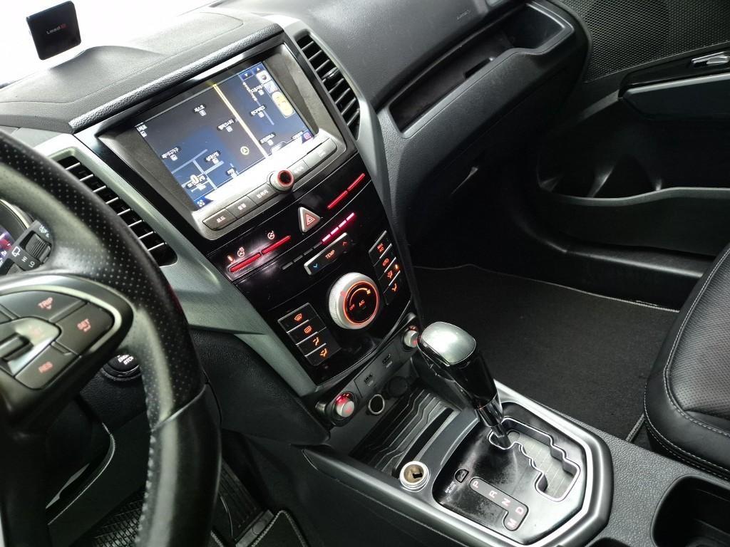 Ssangyong Tivoli - Vista 10