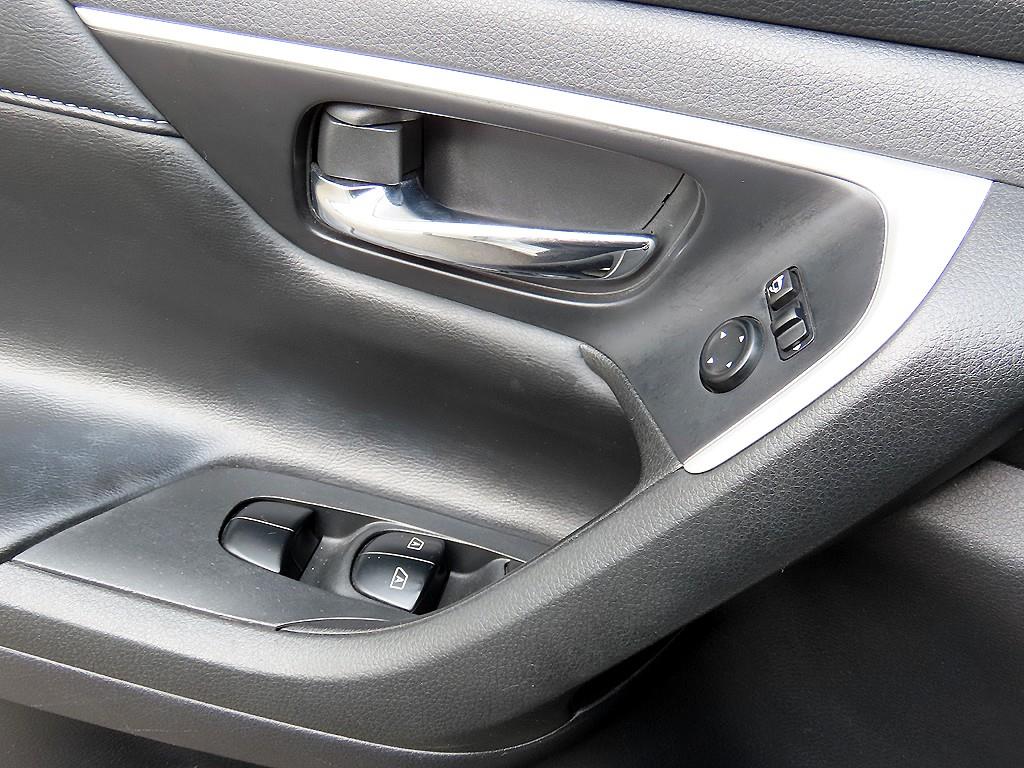 Nissan Altima - Vista 12