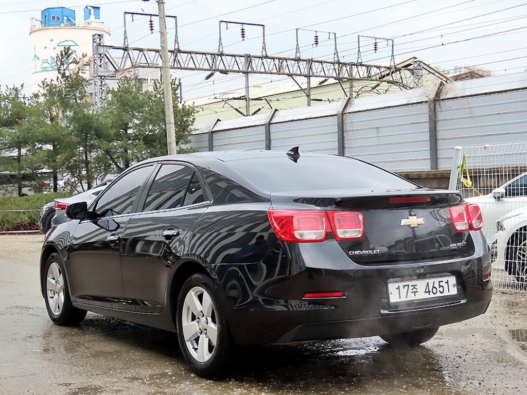 Chevrolet Malibu - Vista 3