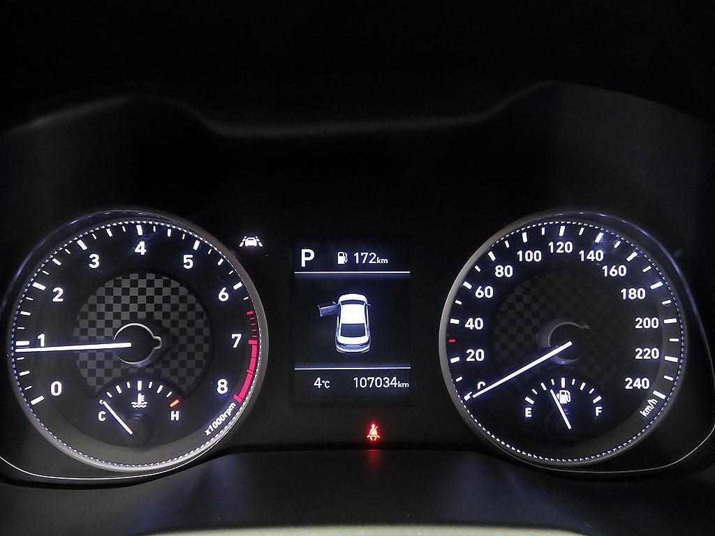 HYUNDAI Avante - Vista 11