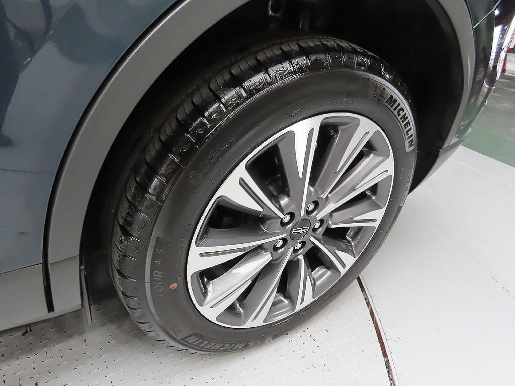 Lincoln Corsair - Vista 9