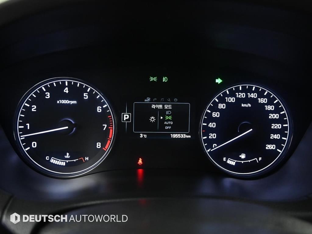 HYUNDAI Genesis - Vista 8