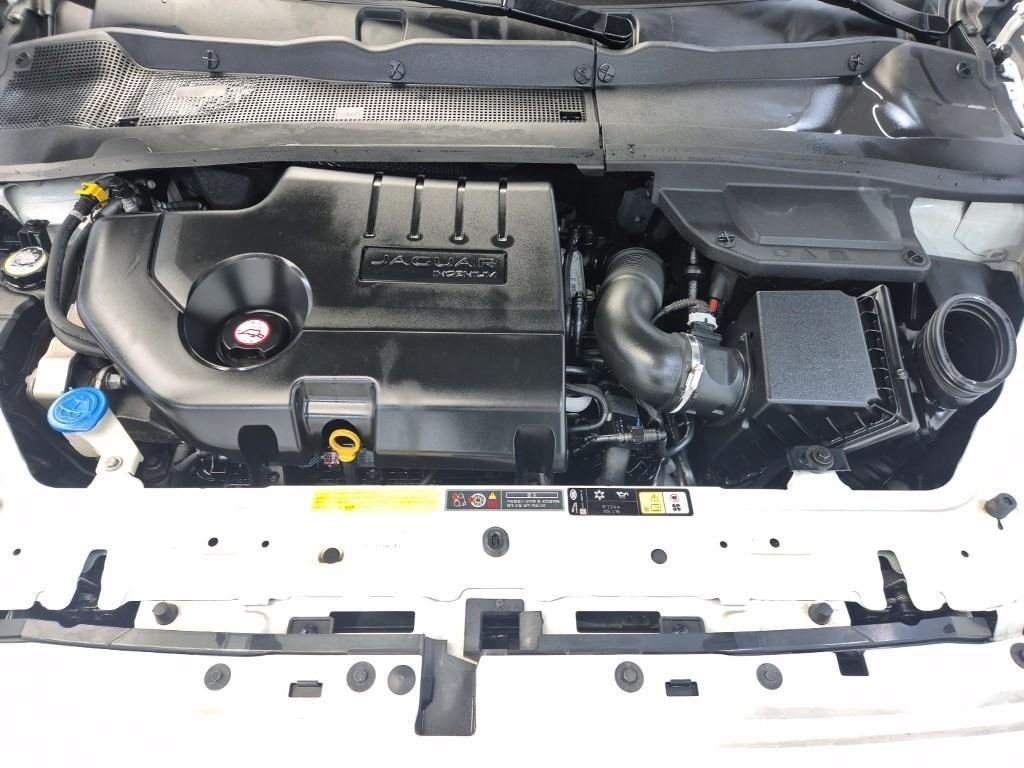 Jaguar E-PACE - Vista 5