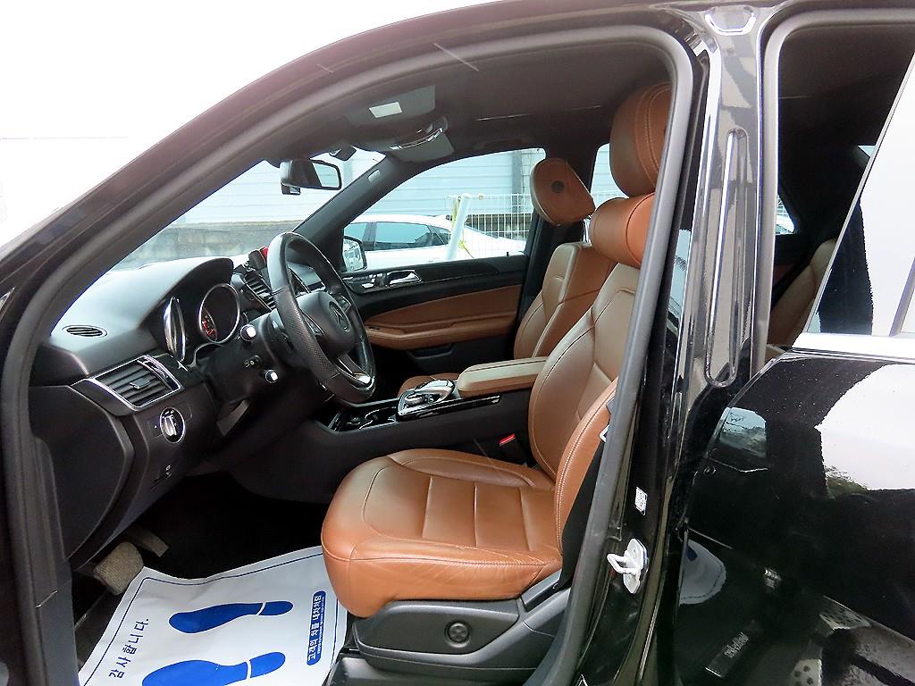 Mercedes Benz GLE Class - Vista 5