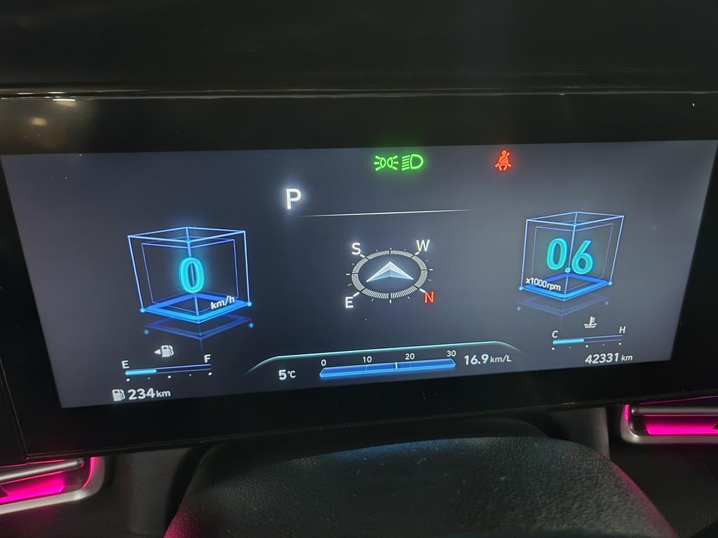 HYUNDAI Avante - Vista 5