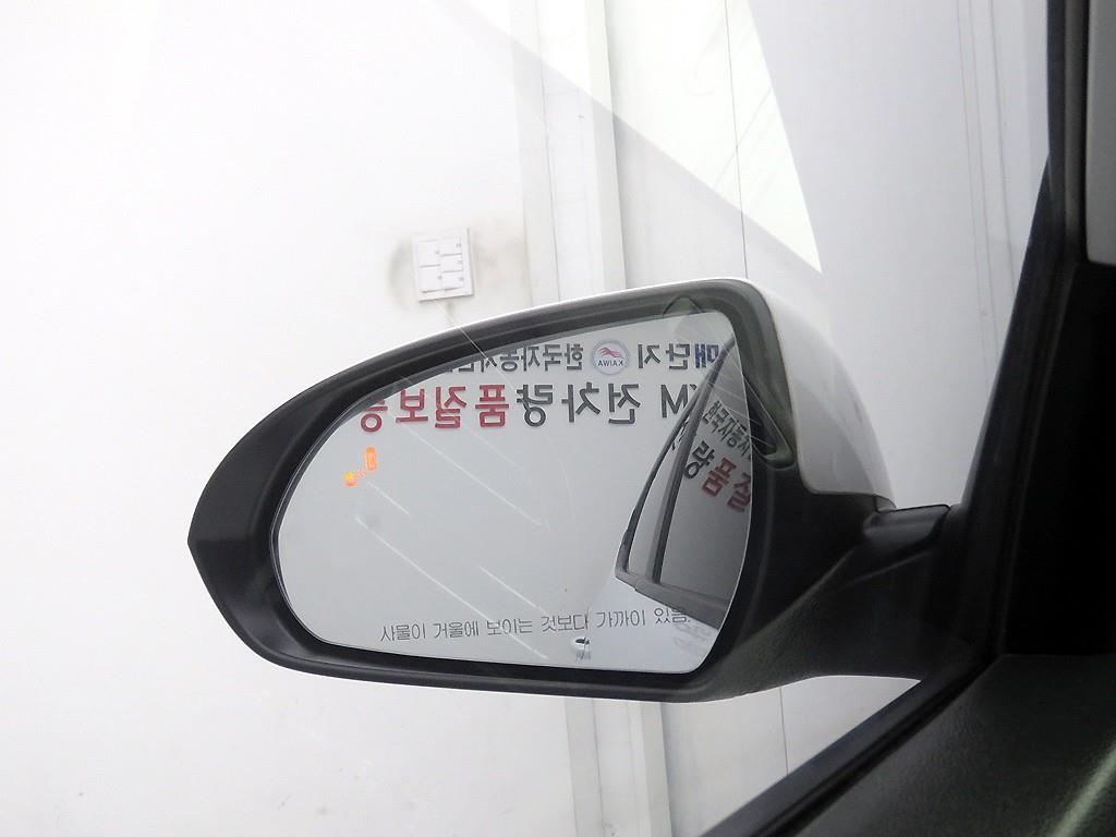 HYUNDAI Avante - Vista 5