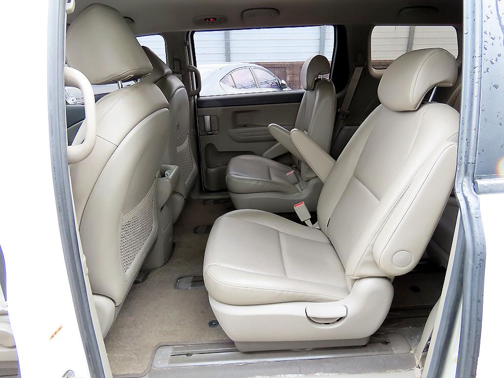 KIA Carnival - Vista 6