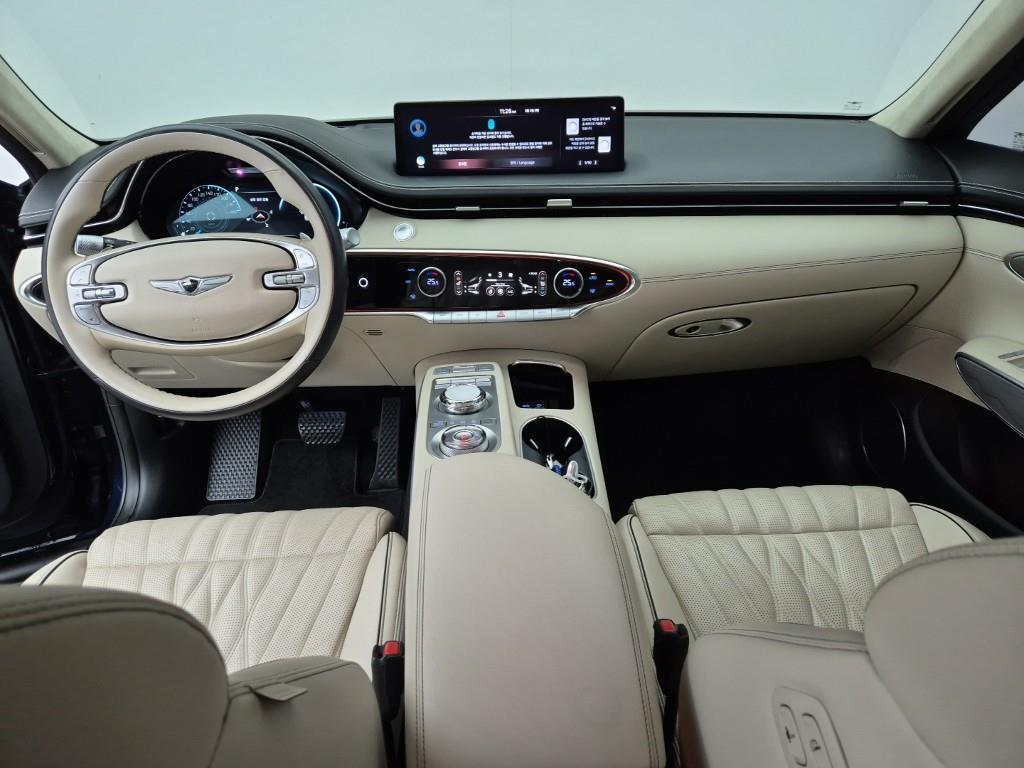 Genesis GV70 - Vista 5