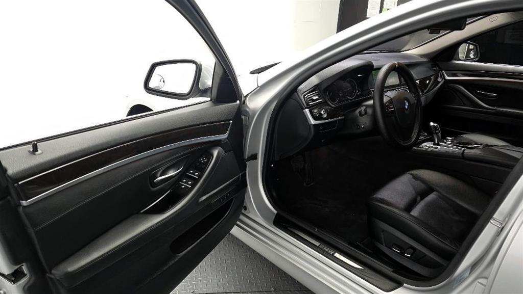 BMW 5 Series - Vista 11