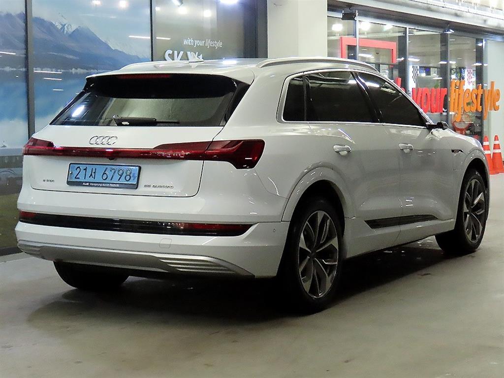 Audi e-Tron - Vista 4