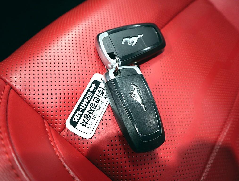 Ford Mustang 2022 Negro - Importación desde Corea - HF Imports Iquique - Foto 18