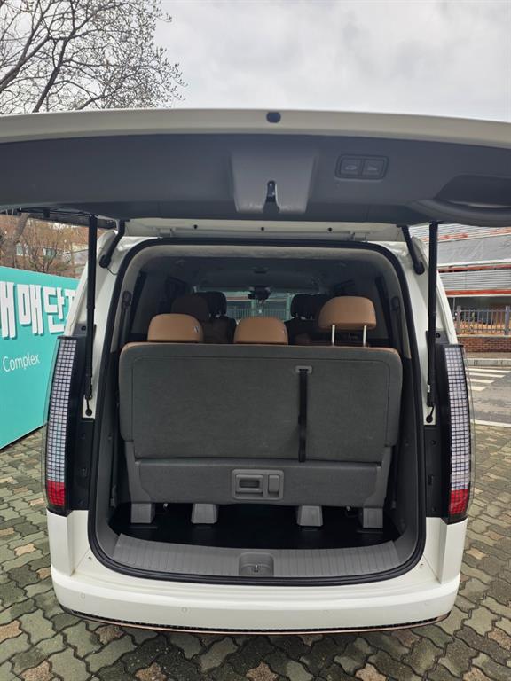 HYUNDAI Staria - Vista 4