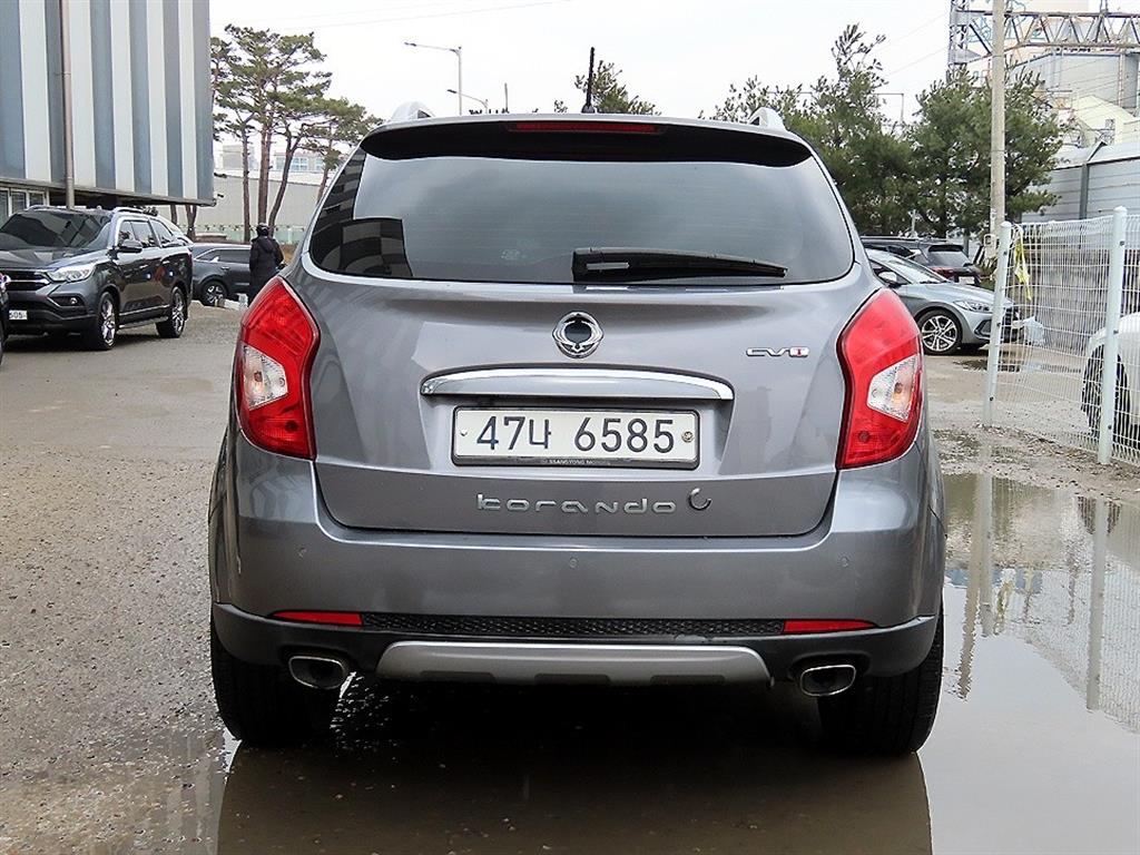 Ssangyong Korando - Vista 4