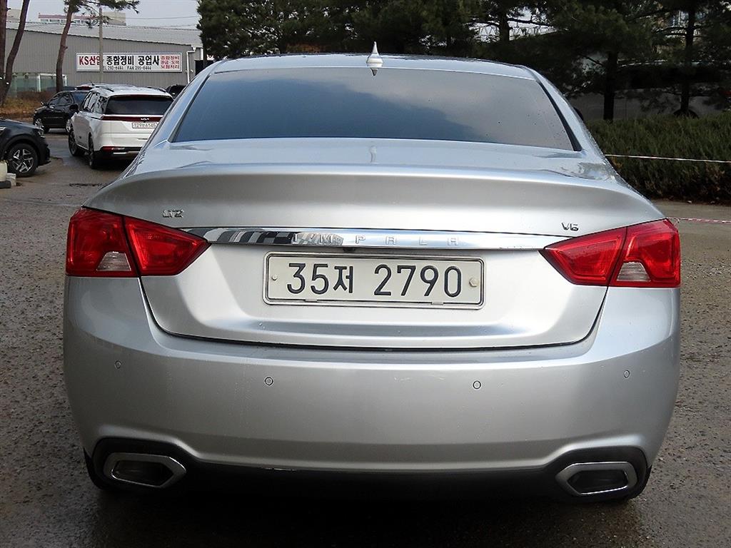 Chevrolet Impala - Vista 4