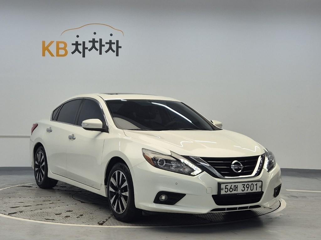 Nissan Altima - Vista 4