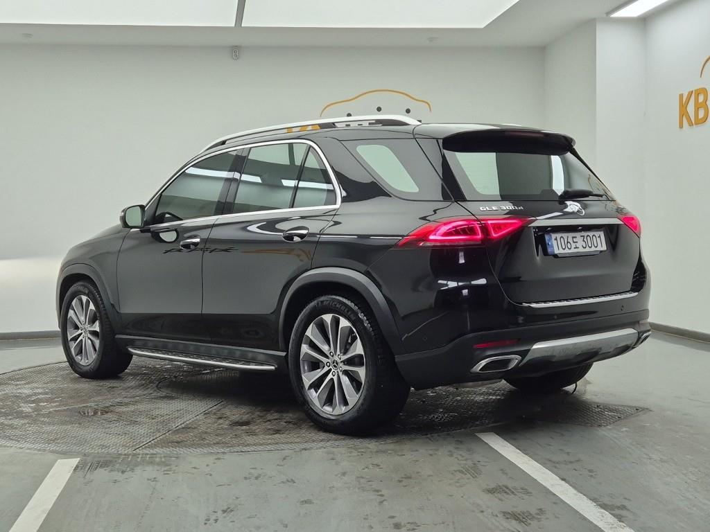 Mercedes Benz GLE Class - Vista 3