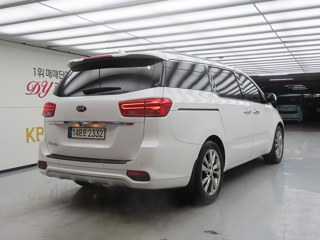 KIA Carnival - Vista 4
