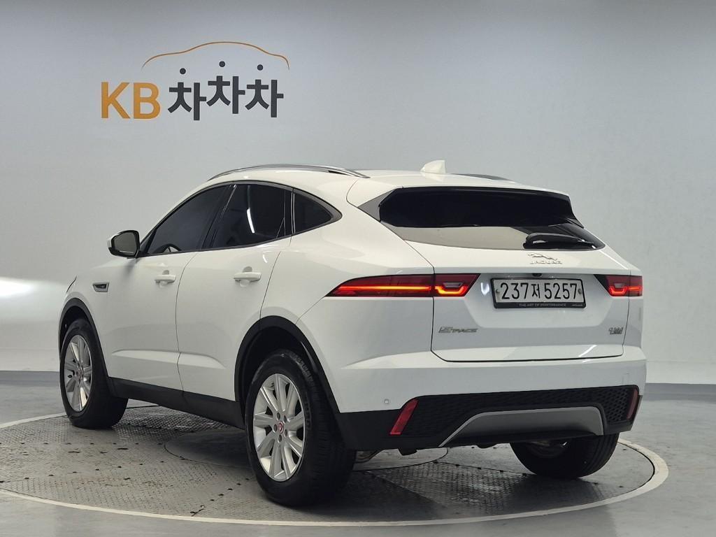 Jaguar E-PACE - Vista 2