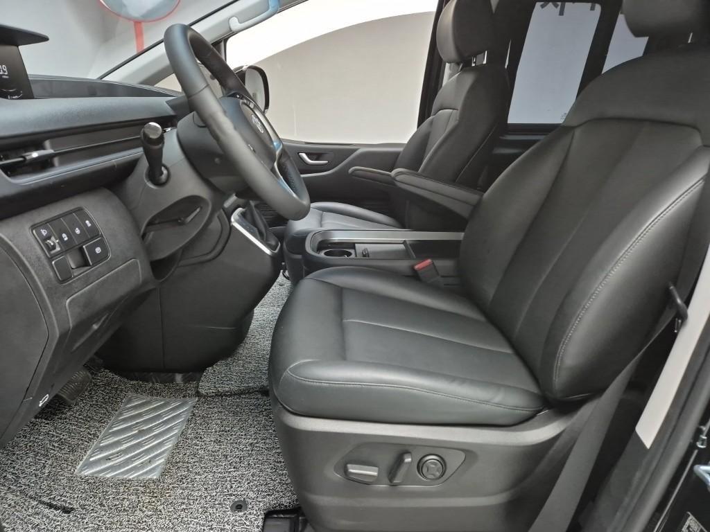 HYUNDAI Staria - Vista 11