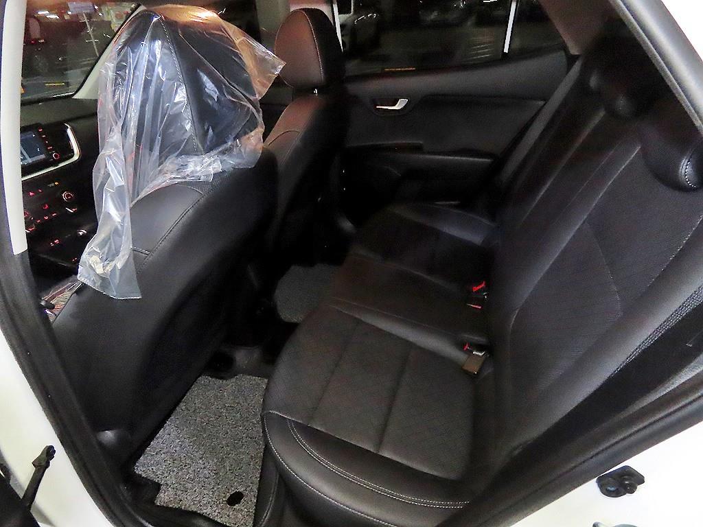 KIA Stonic - Vista 7