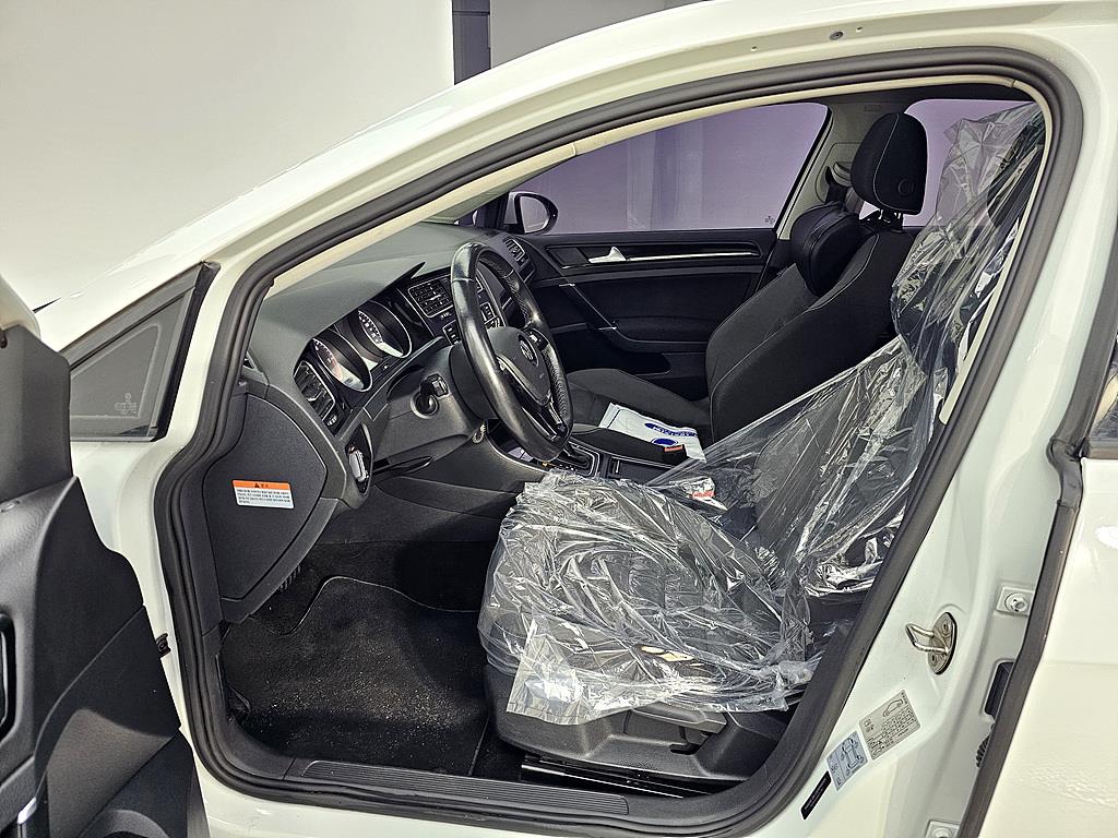 Volkswagen Golf - Vista 8