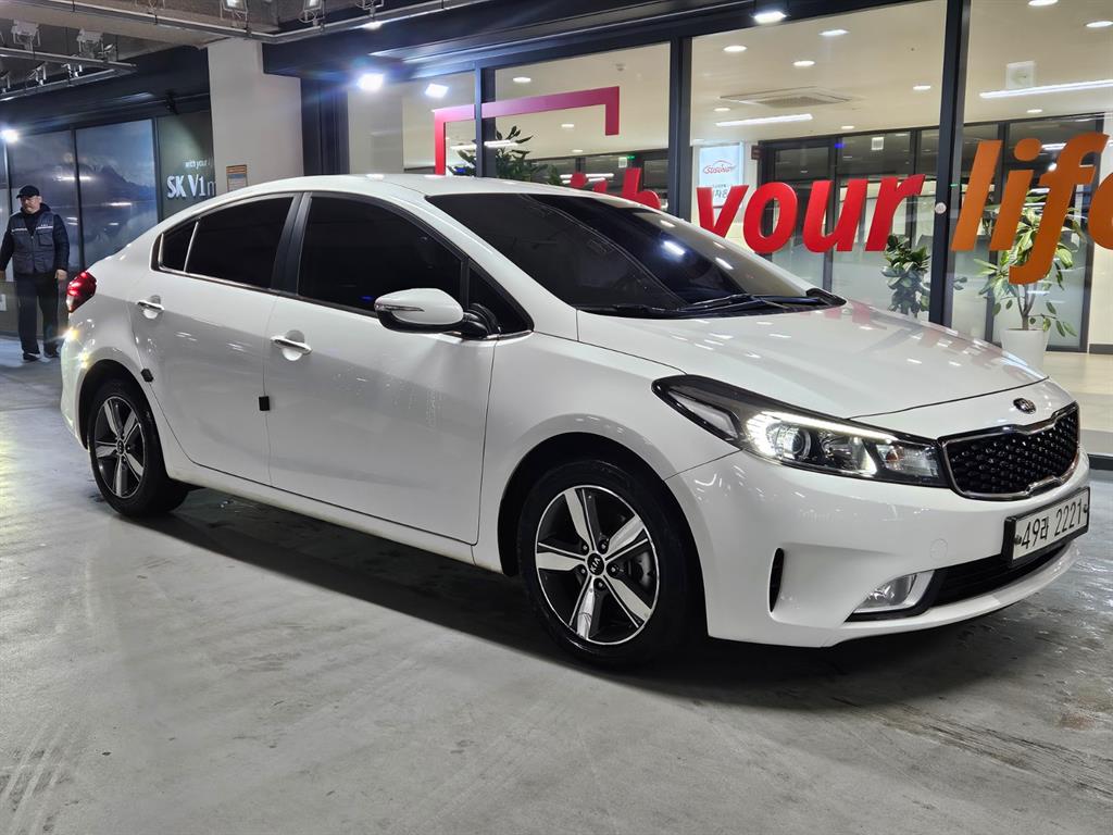 KIA K3 2018 Blanco - Importación desde Corea - HF Imports Iquique - Foto 1
