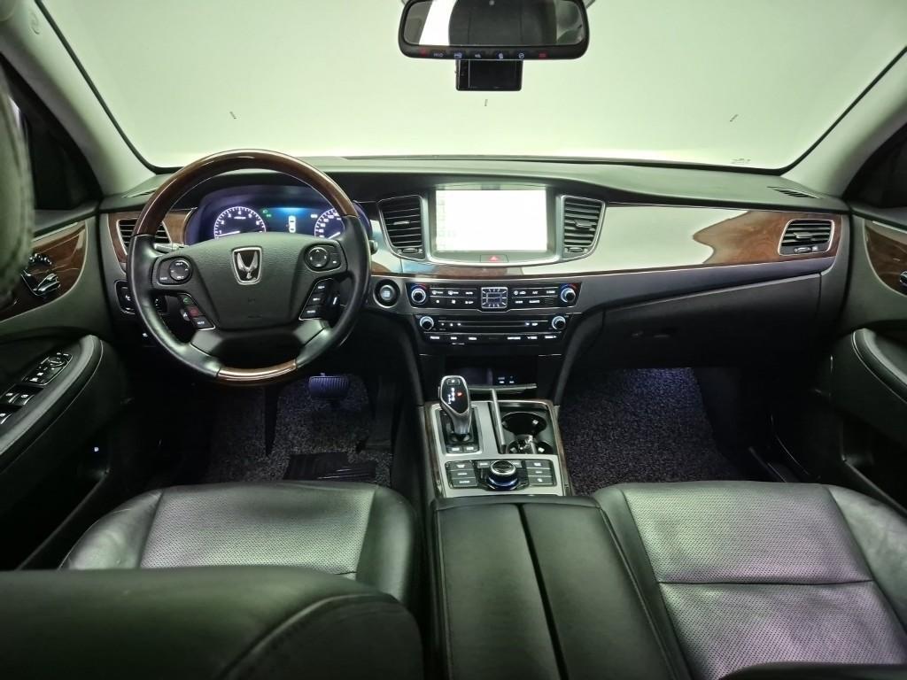 HYUNDAI Equus - Vista 7