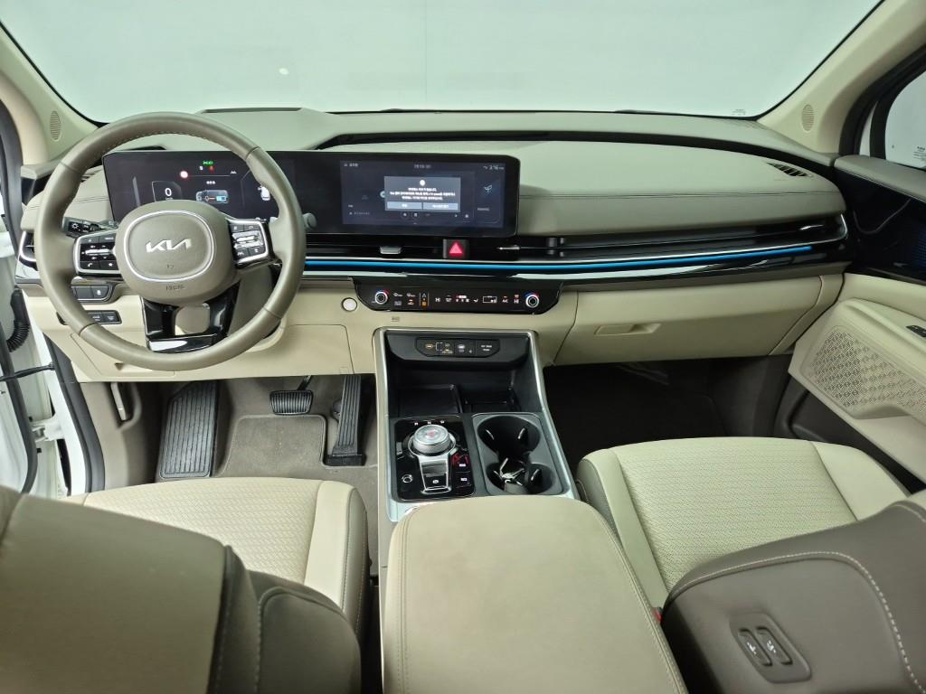 KIA Carnival - Vista 5