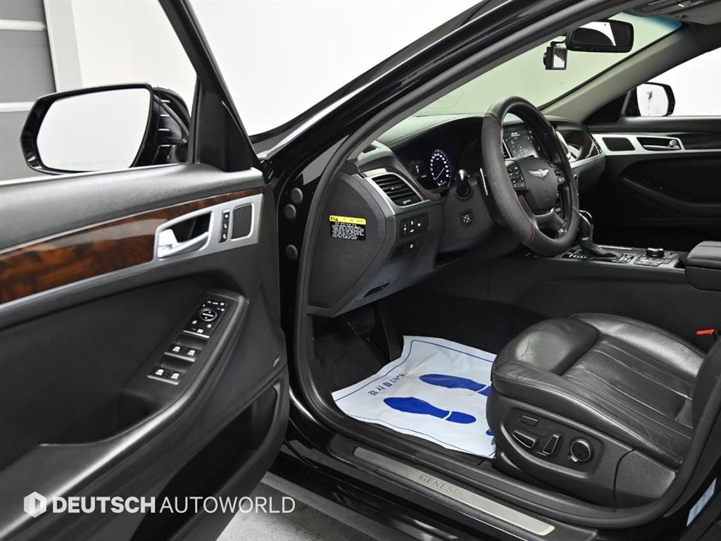 HYUNDAI Genesis - Vista 11