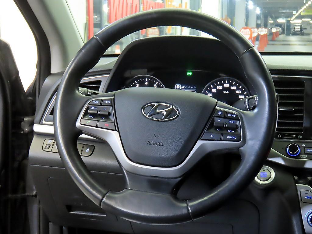 HYUNDAI Avante - Vista 8